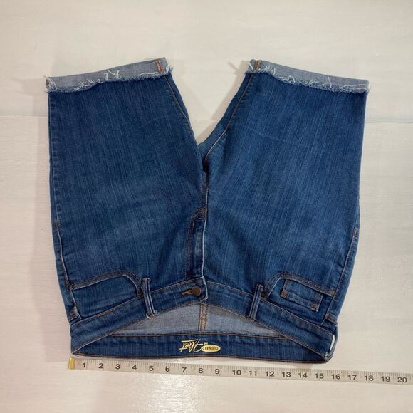 Old Navy Shorts Women’s 8R Blue Denim The Flirt Cuffed Bermuda Casual - Picture 7 of 9